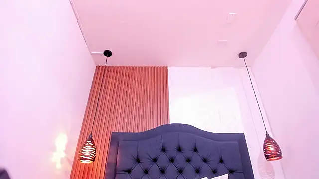 Emma Cole5 online show from March 17, 8:01 pm