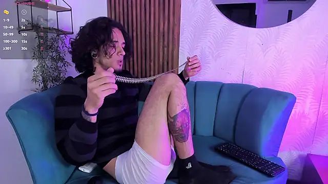Snapshot of Skinny_Mac chatting on July 7, 8:24 pm Skinny Mac online show from July 7, 8:24 pm