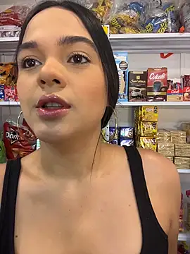 Snapshot of Bella-Ferrer chatting on June 11, 6:50 pm Bella-Ferrer online show from June 11, 6:50 pm