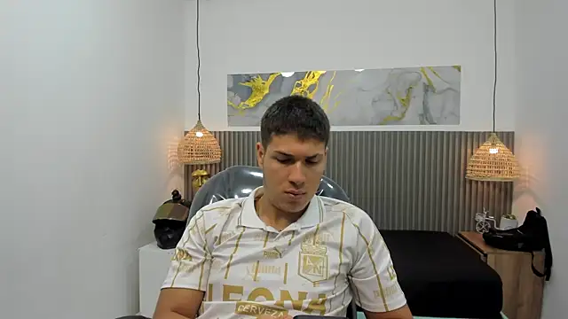 AlessandroFranco online show from May 16, 1:21 pm