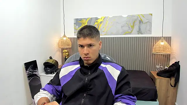 AlessandroFranco online show from May 20, 1:17 pm
