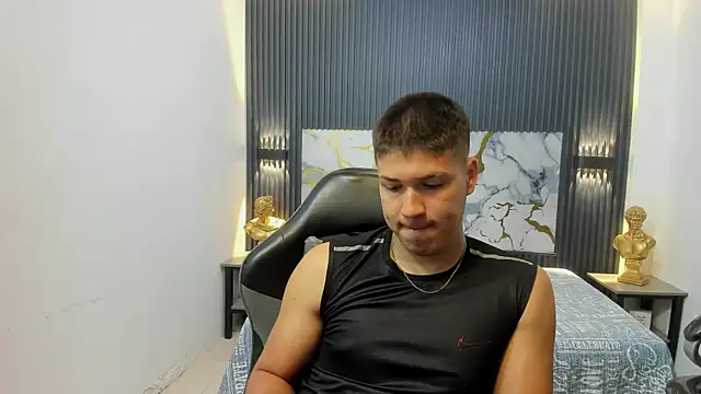 AlessandroFranco online show from May 21, 12:56 pm