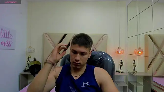 AlessandroFranco online show from May 23, 1:26 pm