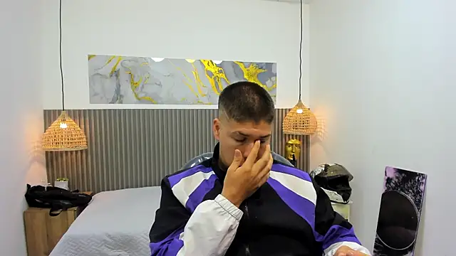AlessandroFranco online show from June 10, 1:21 pm