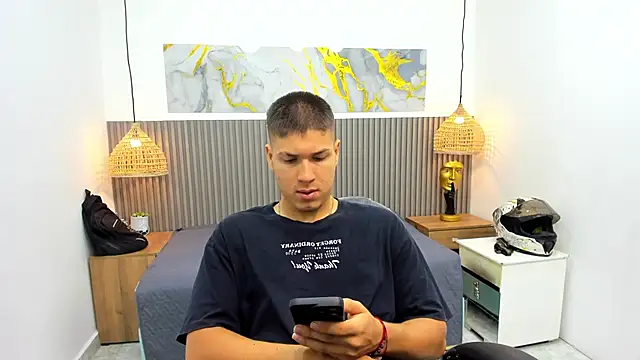 AlessandroFranco online show from June 12, 1:43 pm