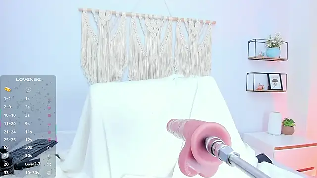alexaa lovely online show from May 1, 2:10 pm
