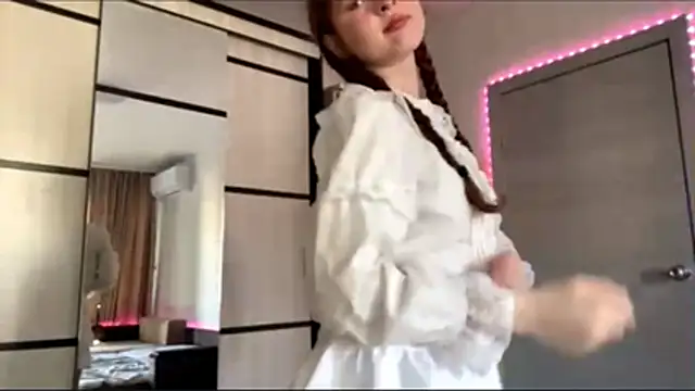 LynHaller online show from March 13, 5:14 am