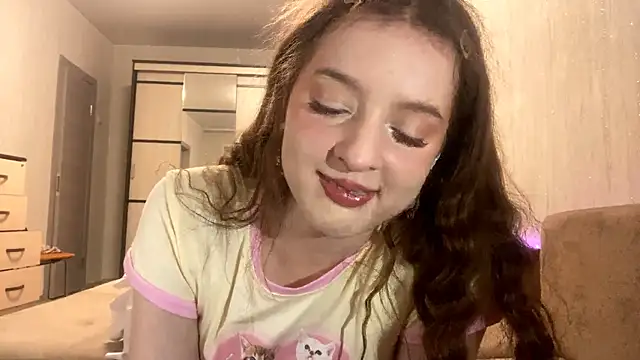 LynHaller online show from March 17, 6:11 pm