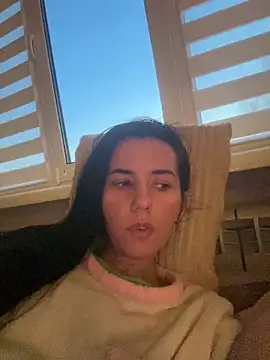 Oliviyaa kiss  online show from March 14, 4:45 pm