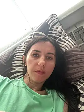 Oliviyaa kiss  online show from March 16, 2:43 pm