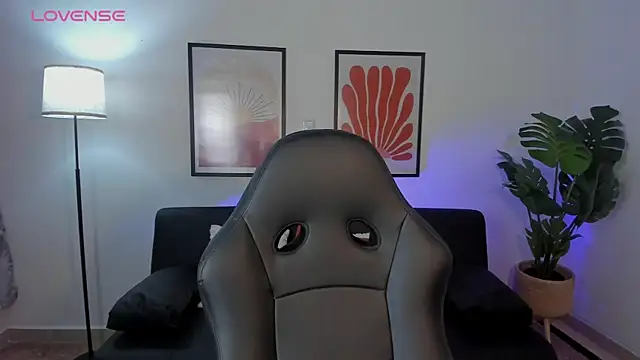 Snapshot of nova_silk chatting on May 27, 1:57 am nova silk online show from May 27, 1:57 am