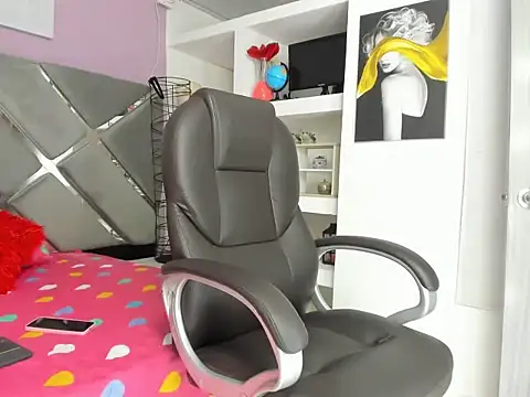 serena rouse online show from March 13, 7:09 pm