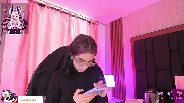 Molly A online show from July 18, 3:27 pm