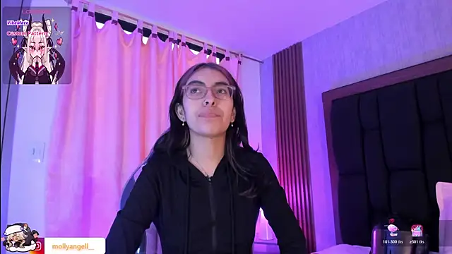 Molly A online show from August 1, 4:06 pm