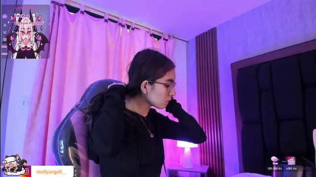 Molly A online show from August 2, 3:32 pm