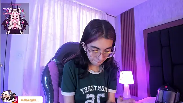 Molly A online show from August 4, 3:14 pm
