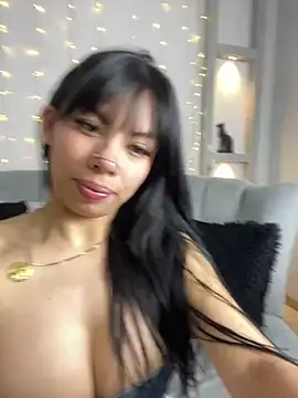Snapshot of Queen_Chanel_XXX chatting on May 26, 8:05 pm Queen Chanel XXX online show from May 26, 8:05 pm