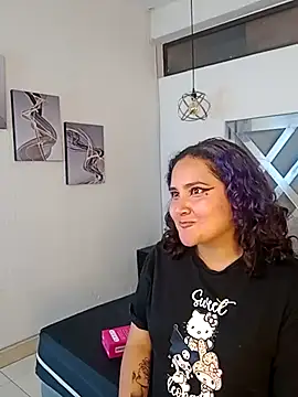 Snapshot of Liily_Foxxy chatting on July 29, 11:30 am Liily Foxxy online show from July 29, 11:30 am