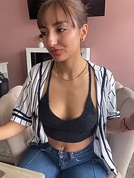 Snapshot of Nahomy_Pink chatting on March 19, 5:28 pm Nahomy Pink online show from March 19, 5:28 pm