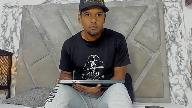 SadieAndJason online show from March 14, 12:43 pm