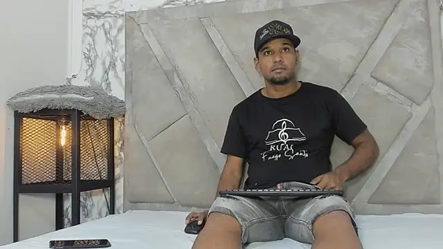 SadieAndJason online show from March 15, 4:46 pm