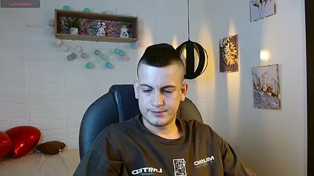 filip 18x online show from March 15, 5:46 am