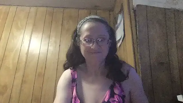 Snapshot of milfmichelle69 chatting on July 12, 12:56 am milfmichelle69 online show from July 12, 12:56 am