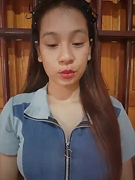 Snapshot of -Hicici- chatting on July 29, 11:47 pm -Hicici- online show from July 29, 11:47 pm