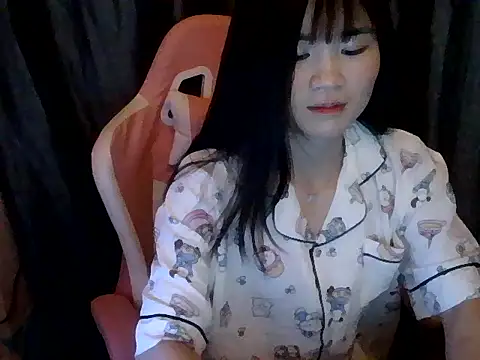 Snapshot of Cum-withyou chatting on June 5, 4:45 pm Cum-withyou online show from June 5, 4:45 pm