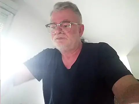 Snapshot of oura chatting on June 4, 7:14 am oura online show from June 4, 7:14 am