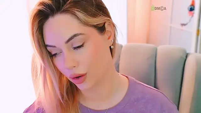 Snapshot of -ann- chatting on March 11, 11:05 am -ann- online show from March 11, 11:05 am