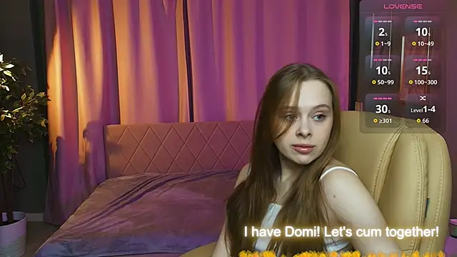 Snapshot of Megg_Ryan chatting on May 6, 2:11 pm Megg Ryan online show from May 6, 2:11 pm