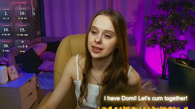 Snapshot of Megg_Ryan chatting on June 5, 2:12 pm Megg Ryan online show from June 5, 2:12 pm
