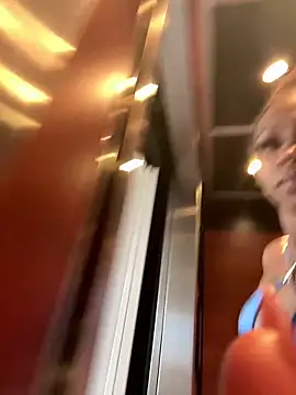 essencecora online show from March 18, 5:16 pm