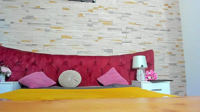 MiaaAngell online show from May 25, 3:01 am