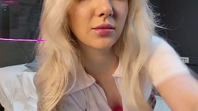 SiennaVoss online show from March 17, 6:17 am