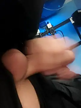 Snapshot of rizzckit chatting on March 17, 10:51 am rizzckit online show from March 17, 10:51 am