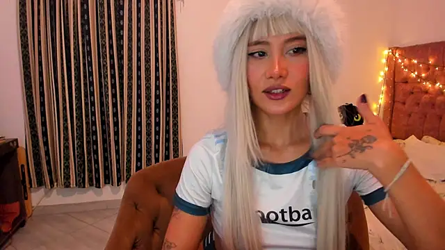 Snapshot of Mia_miel69 chatting on June 11, 10:24 am Mia miel69 online show from June 11, 10:24 am