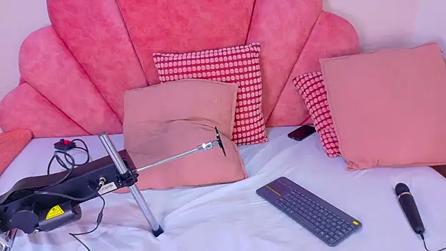 Snapshot of Meganlove__ chatting on May 6, 3:02 am Meganlove online show from May 6, 3:02 am
