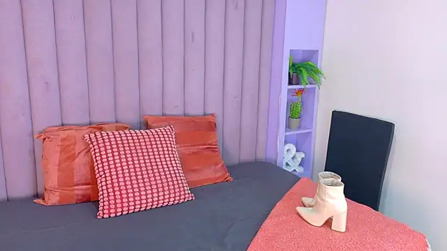 Snapshot of Meganlove__ chatting on June 15, 1:30 am Meganlove online show from June 15, 1:30 am