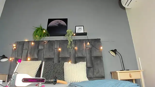 Snapshot of Meganlove__ chatting on July 4, 4:07 am Meganlove online show from July 4, 4:07 am