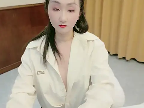 zq385718492 online show from March 19, 12:42 pm