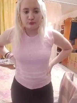 Snapshot of LizaMiller chatting on March 11, 1:39 pm LizaMiller online show from March 11, 1:39 pm