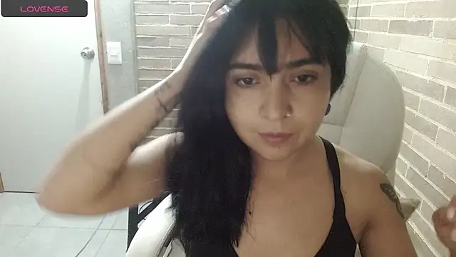 sweet-little online show from June 12, 3:38 am