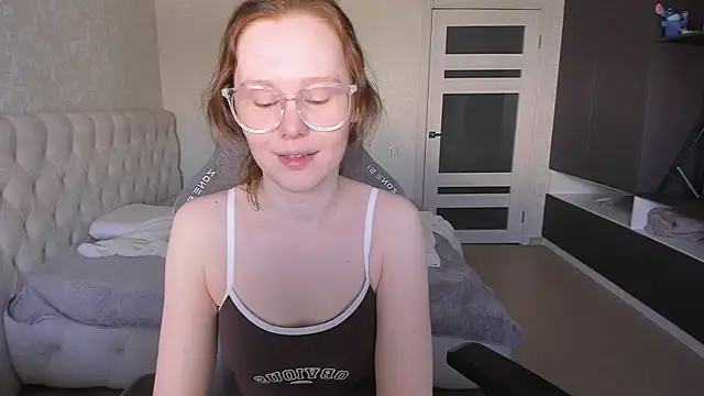 Snapshot of NikiCozy chatting on May 1, 3:44 am NikiCozy online show from May 1, 3:44 am
