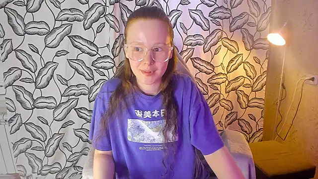 Snapshot of NikiCozy chatting on June 4, 2:28 am NikiCozy online show from June 4, 2:28 am