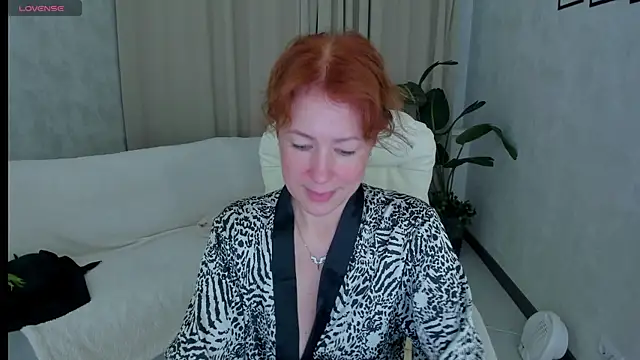 LeticiaRomano online show from May 25, 4:07 am