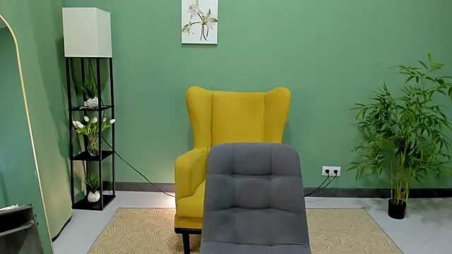 LeticiaRomano online show from June 17, 4:04 am