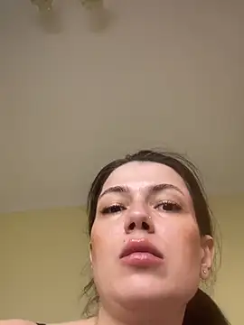 Snapshot of Cutee_Erika chatting on June 13, 11:52 am Cutee Erika online show from June 13, 11:52 am
