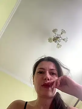 Snapshot of Cutee_Erika chatting on July 4, 12:00 pm Cutee Erika online show from July 4, 12:00 pm
